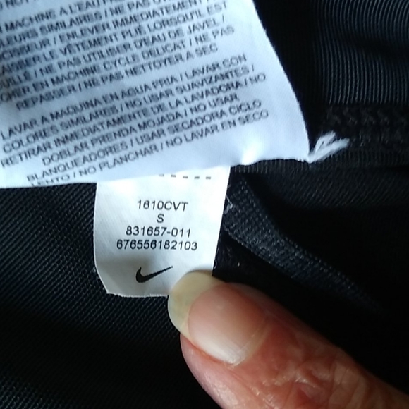 Nike  Dri Fit capris work out leggings size small - Picture 10 of 10